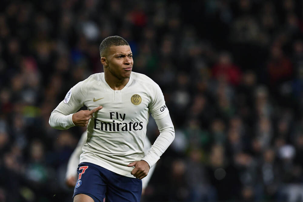 TA：老鹰前高管被指控挪用球队公款380万美元 为自己打造奢靡生活